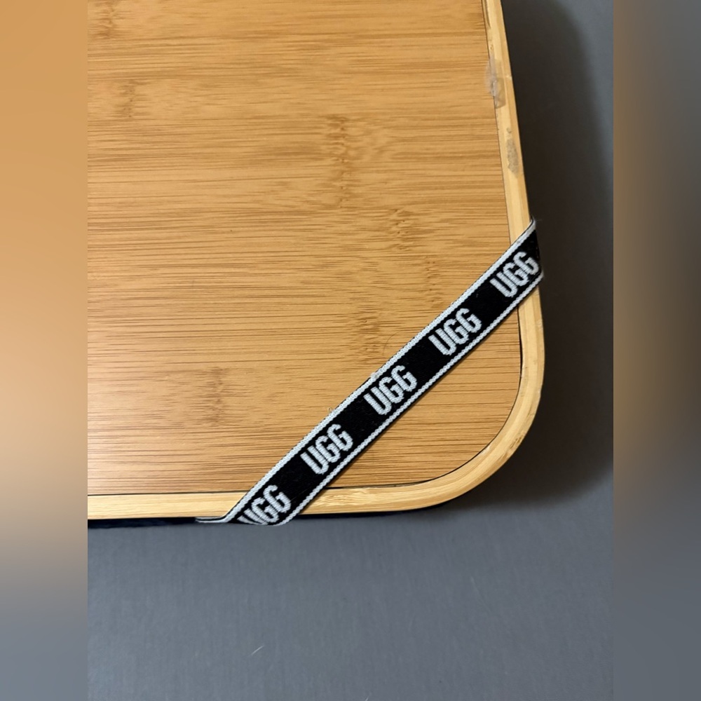 UGG Polar Lap Desk - Picture 2 of 7